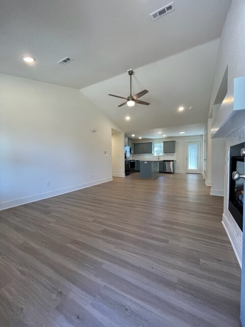 Building Photo - 57 Eriboll Ln