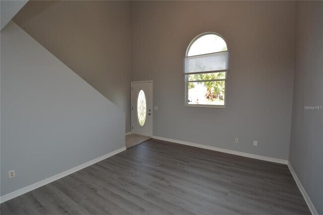 Foto del edificio - 68 Ferndale Ln
