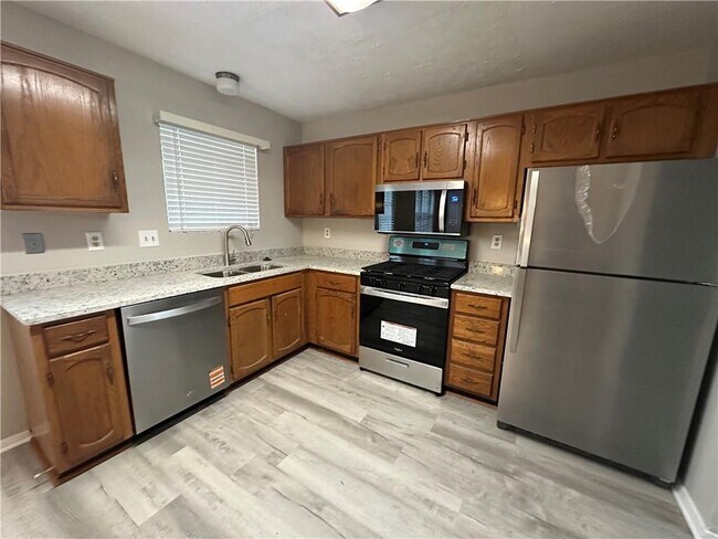Building Photo - 115 Yatley Ct