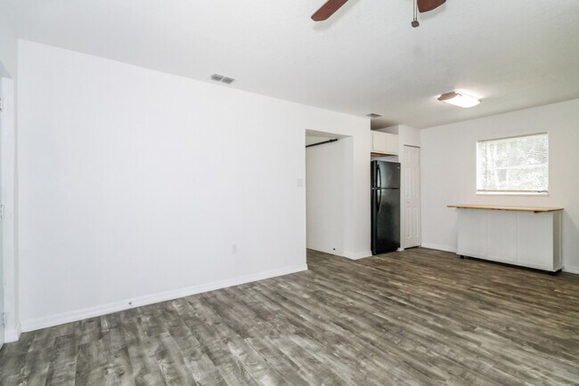 Foto del edificio - 4BR 2BA Winter Haven home now leasing!