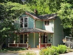 Building Photo - 1627 New Hampshire St Building Photo - 1627 New Hampshire St