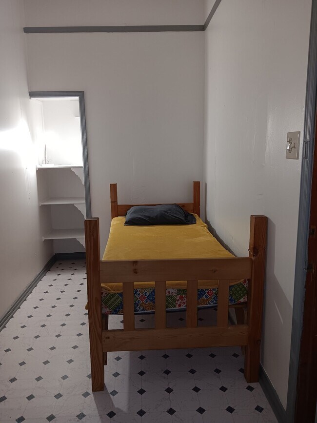 Foto del edificio - 1009 N Florence St