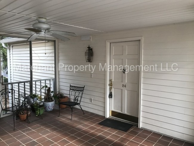 Building Photo - 925 Cleveland St, Unit 24