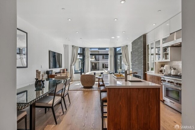 Building Photo - 312 Green St