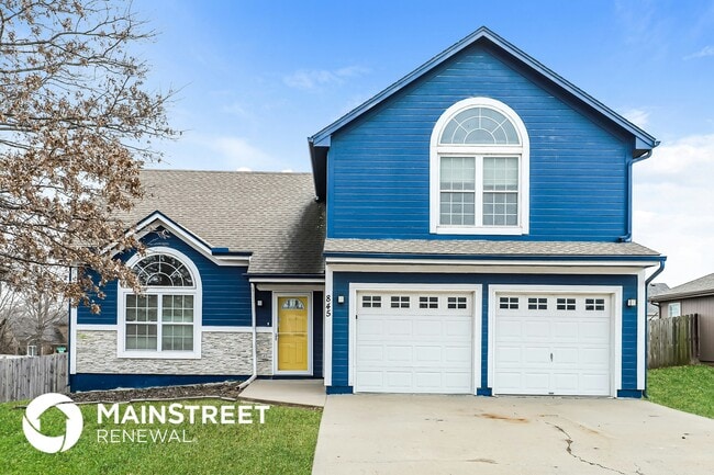 Building Photo - 845 SW Country Hill Dr