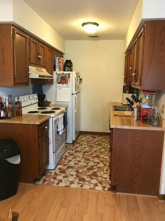 Cocina tipo galera - 2738 Dartmouth Dr