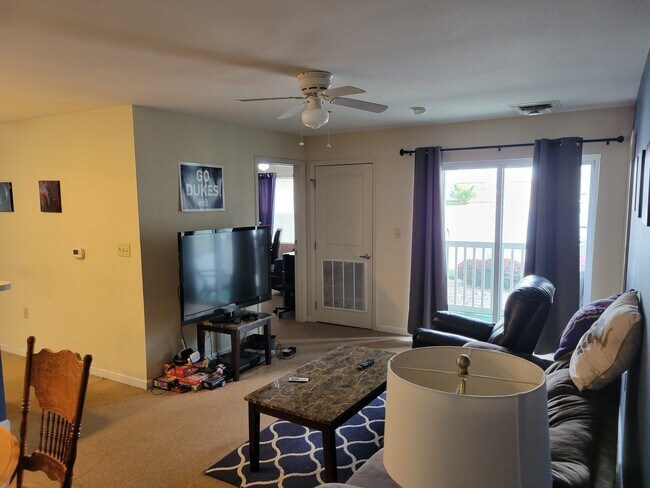 Den - 515 Davis Mills Dr