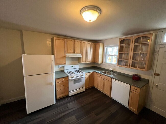 Foto del edificio - Stunning Newly Renovated 2 Bedroom 1.5 Bathroom