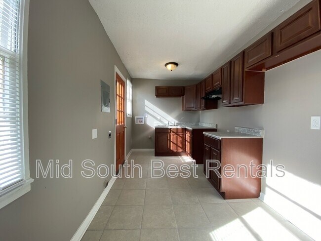 Foto del edificio - 1211 Norris Rd