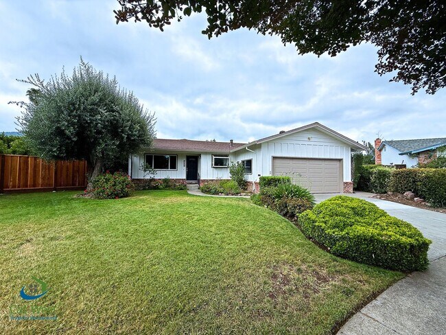Foto del edificio - 1370 Fernwood Ln