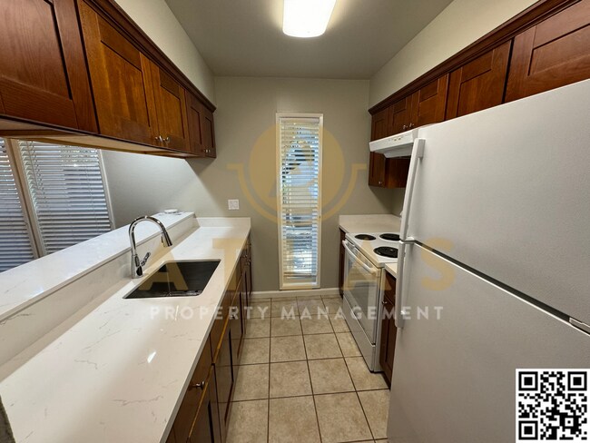 Building Photo - Charming 2-Bedroom Home in Napa - Recently...
