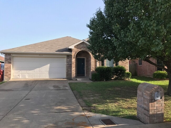 Building Photo - 713 Cooper Ln