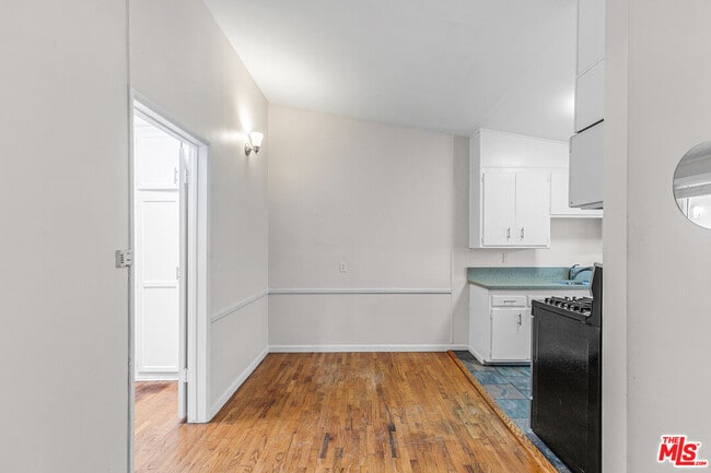 Foto del edificio - 12021 Louise Ave
