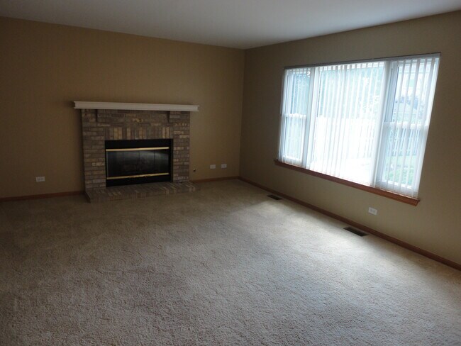 Building Photo - 10151 Bennington Drive