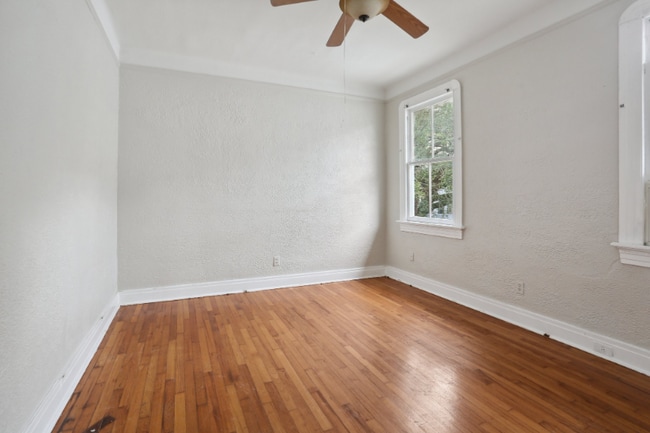Building Photo - 3400 Louisiana Ave Pkwy