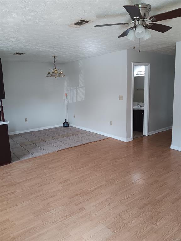Foto del edificio - 2641 Whispering Pine Dr
