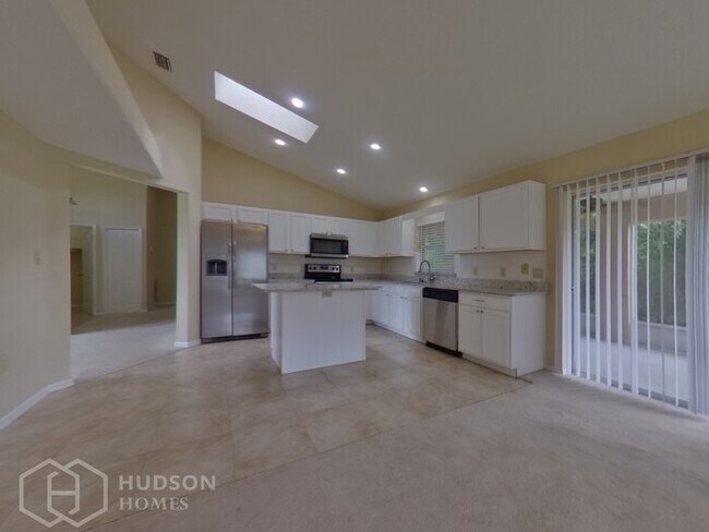 Foto del edificio - 6146 Brabrook Ave