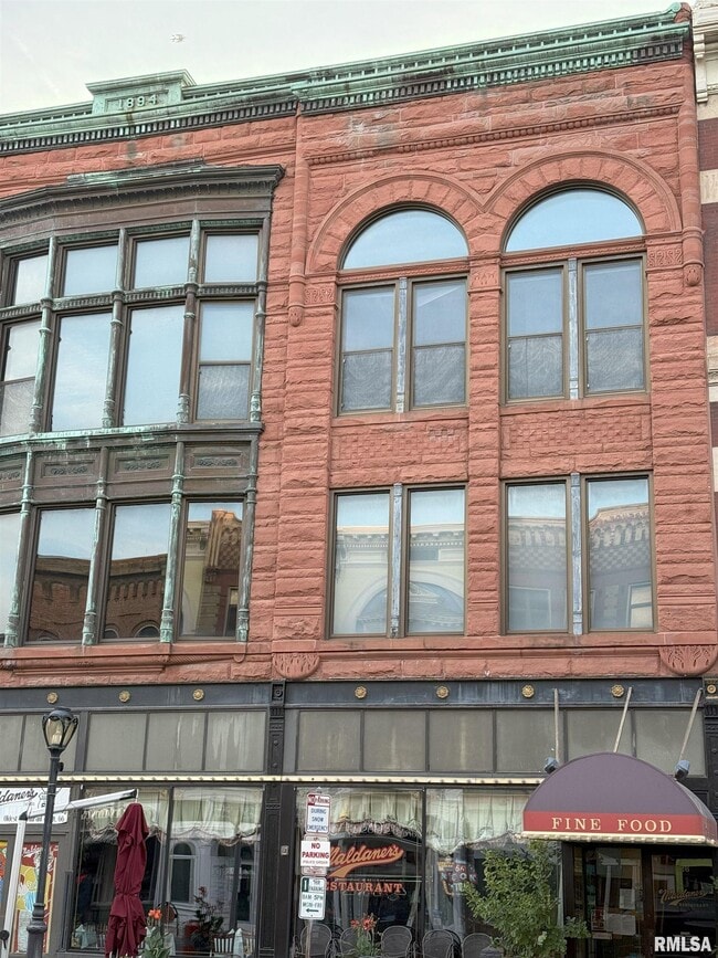 Building Photo - 226 S 6th St