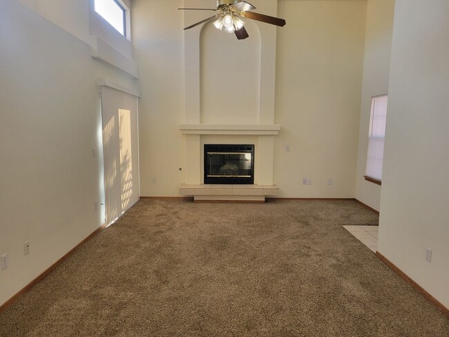 Foto del edificio - Townhouse in the Pines ***COMING SOON*** WILL PROCESS APPILCATIONS ON 3/5/26***