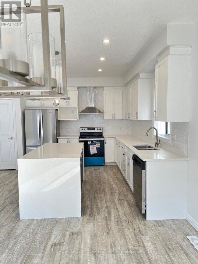 Building Photo - 3128 Turner Crescent