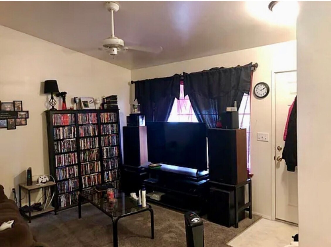 Foto del edificio - Manchester Home!