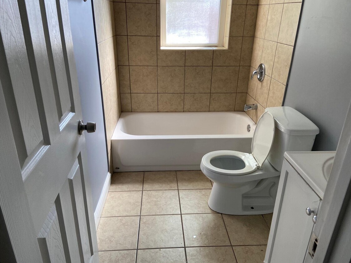 Primary Photo - 5226 Tennessee Avenue, Unit 1