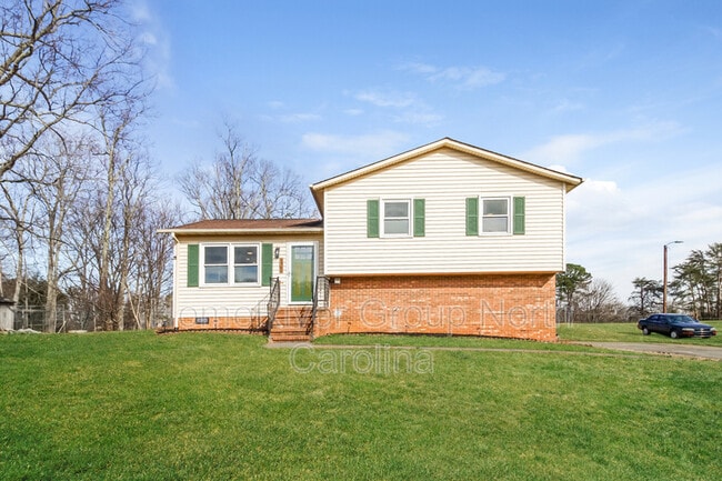 Building Photo - 5561 Remington Point Dr