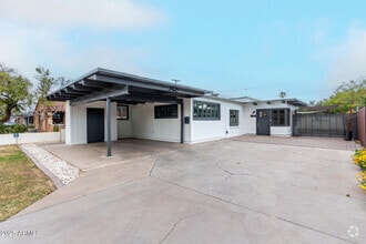 Building Photo - 1610 W Wilshire Dr