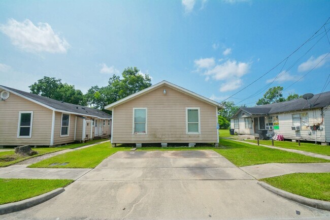 Foto del edificio - 6014 Collingsworth St