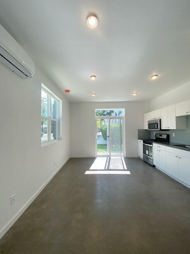 Foto del edificio - 1065 Haskell St