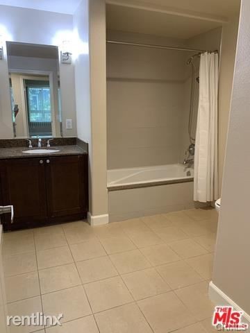 Building Photo - 311 S Gramercy Pl