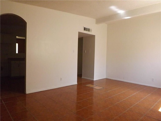 Foto del edificio - 1414 Banker Rd