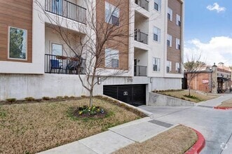 Building Photo - 5710 McCommas Blvd