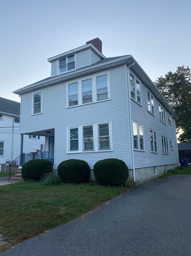 Foto del edificio - 51 Falmouth Rd