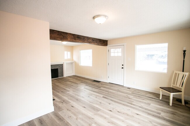 Foto del edificio - 164 Hampton Ave S