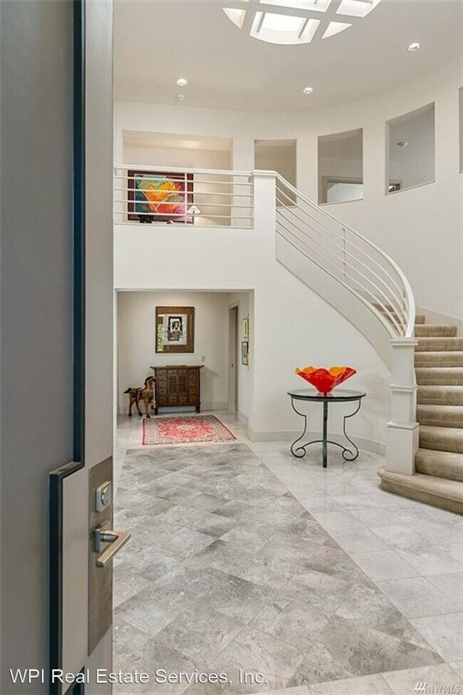 Building Photo - 4 br, 4 bath House - 2615 Evergreen Point RD
