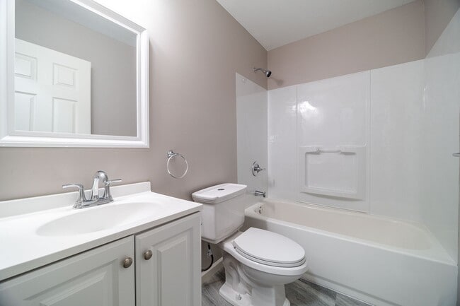 Foto del edificio - Updated 3 Bedroom Home with Garage!