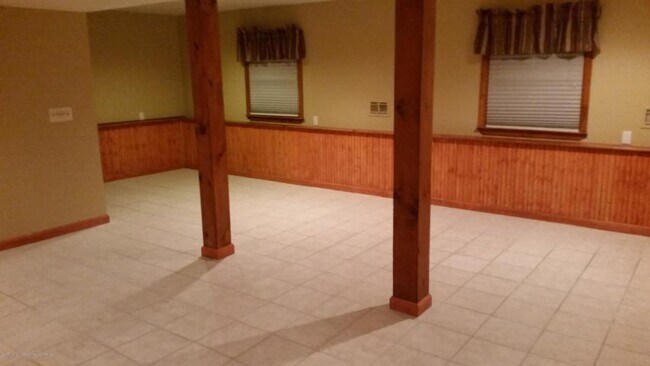 Foto del edificio - 744 Spray Ave