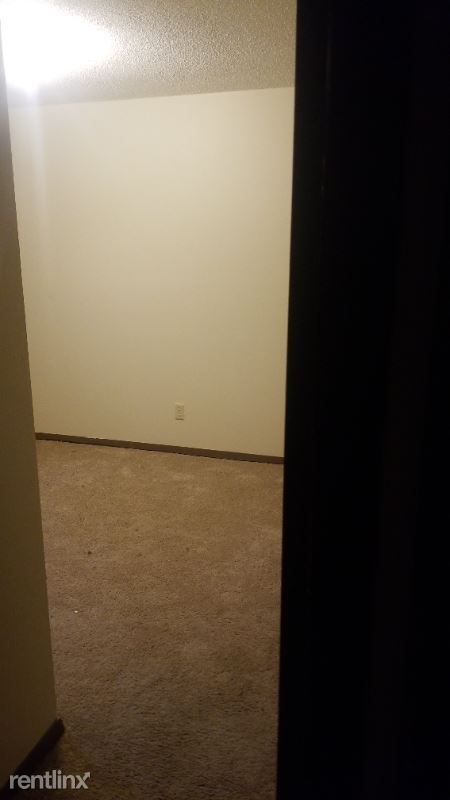 Building Photo - 1 br, 1 bath House - 105 Silver St W