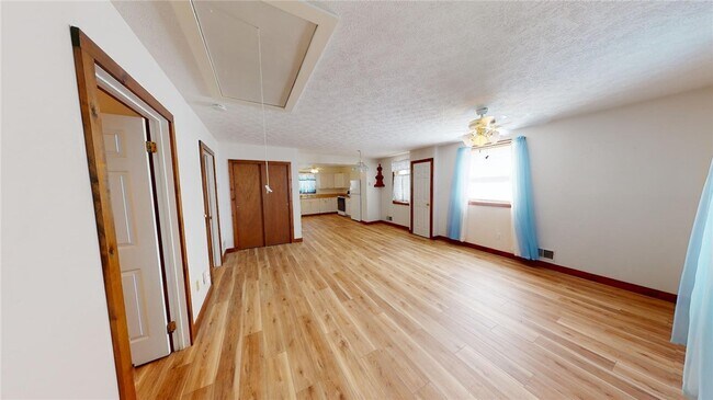 Foto del edificio - 357 Lowden Point Rd