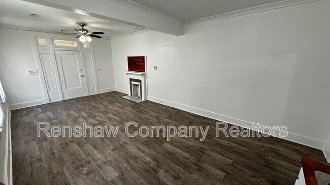 Building Photo - 661 E Mallory Ave
