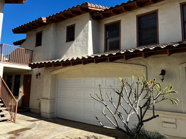 Building Photo - 629 S Glassell St