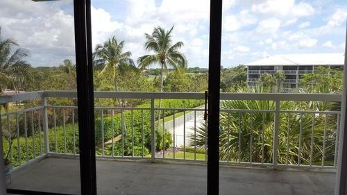 Foto principal - 2601 Village Blvd