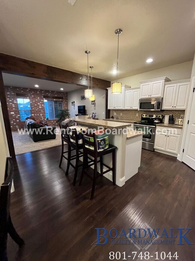 Building Photo - 5516 W Pkwy W