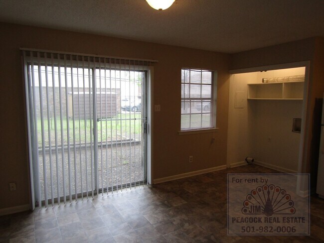 Foto del edificio - 15 Laramie Cove