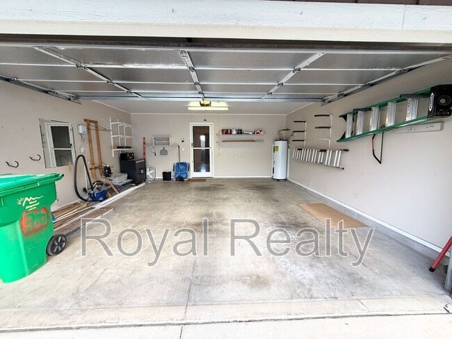 Building Photo - 316 Lau Manamana St