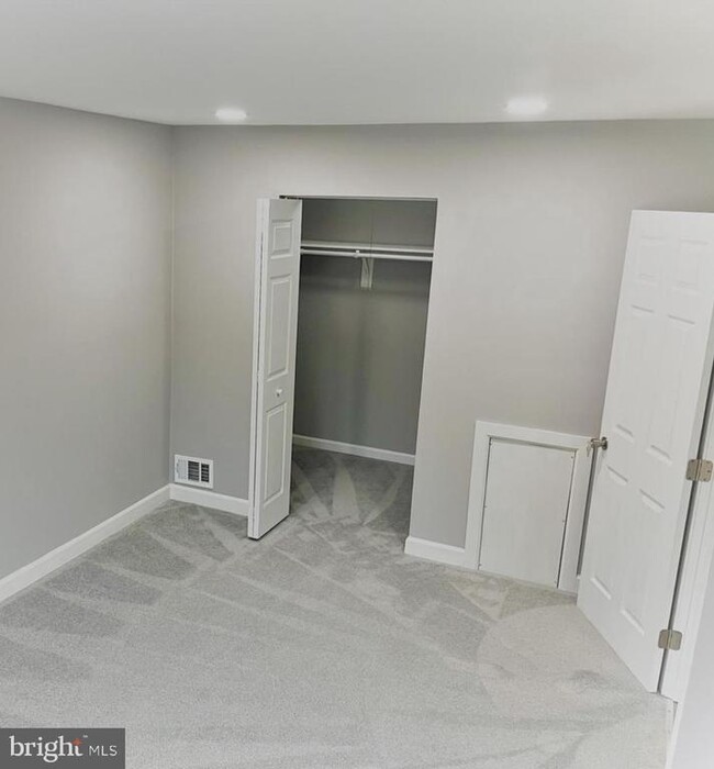 Building Photo - 8407 Huerta Ct