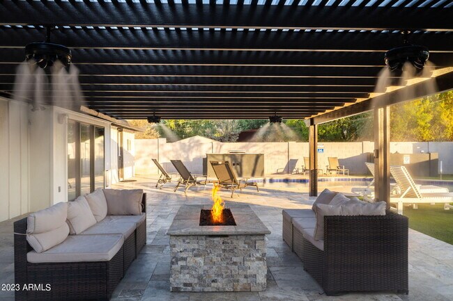 Building Photo - 4331 E Calle Redonda