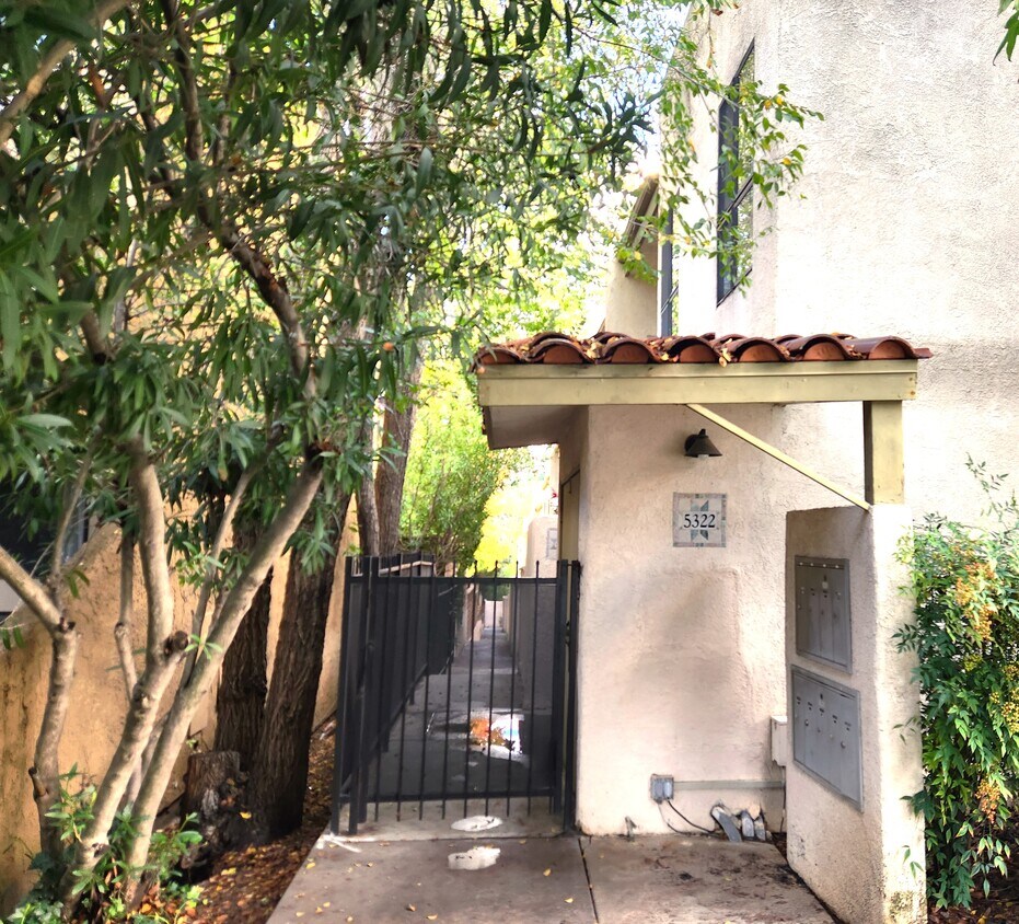 Foto principal - 5322 Colodny Dr