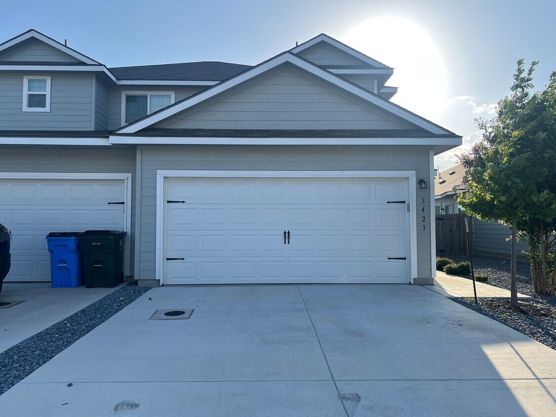 Foto principal - 3421-3423 Haylee Grace Pl
